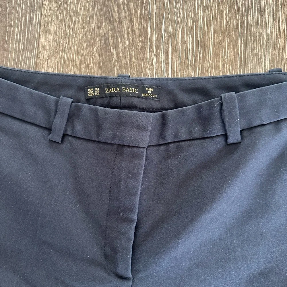 [•Zara•] Navy cropped pants - Picture 3 of 6